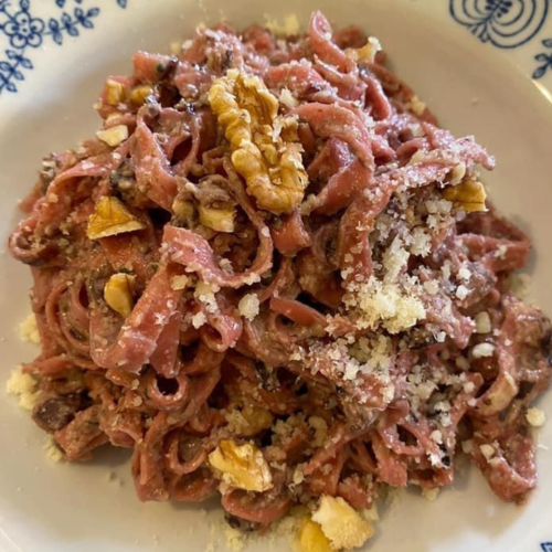 Fettuccine al Barolo con salsa di noci